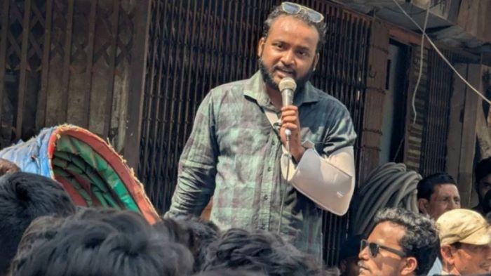 পিরোজপুরে মসজিদে চাঁদাবাজির মামলায় এনসিপির প্রতিনিধি গ্রেপ্তার (ভিডিও)
